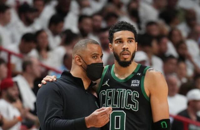 百家乐官网-季后赛频现一边倒三分时代制造！精彩留在总决赛？