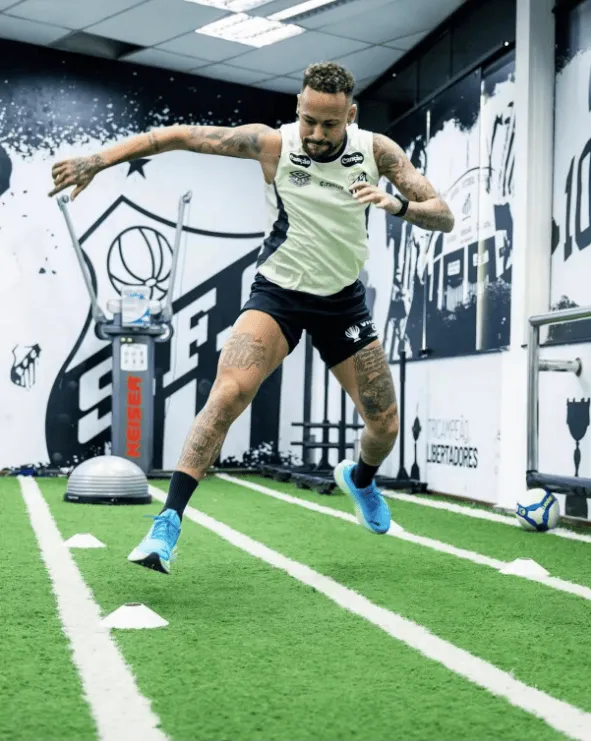 AG百家乐官网-内马尔社媒晒恢复训练暗示即将复出：正在加载