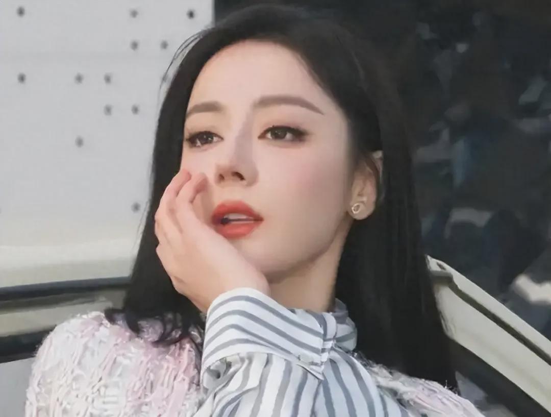 AG百家乐官方网站-遭鞭打、被迫在尿骚味地道取暖?迪丽热巴爆猛料,滞留仅冰山一角