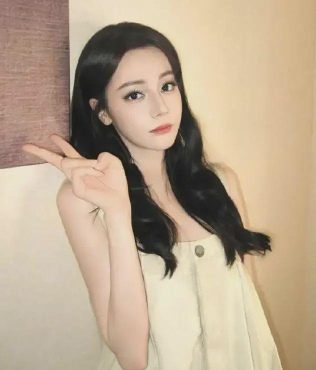 AG百家乐官方网站-遭鞭打、被迫在尿骚味地道取暖?迪丽热巴爆猛料,滞留仅冰山一角