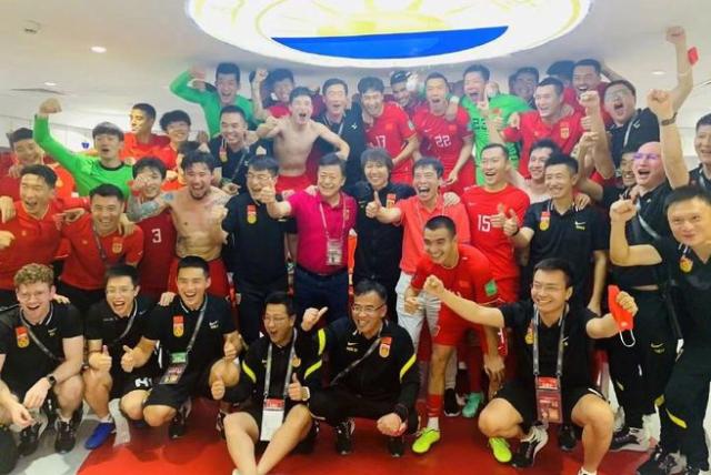 1623852308363013981.png 百家乐官网-【夜读】定制T恤为埃里克森加油,芬兰队好样的!